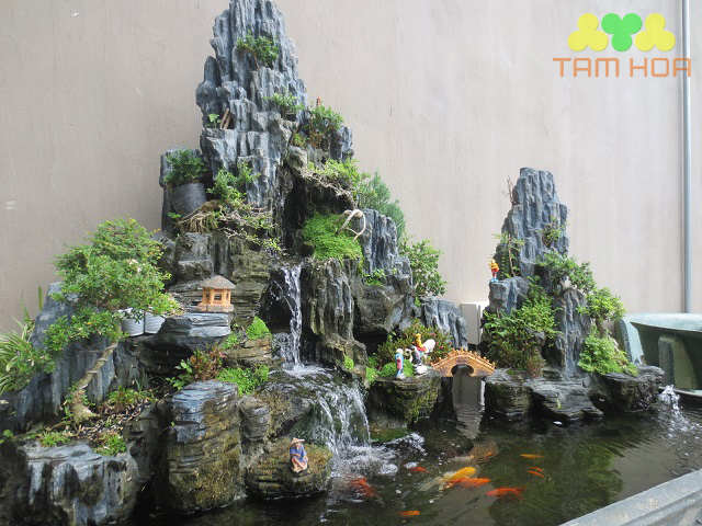 Hòn non bộ thác nước không gian xanh