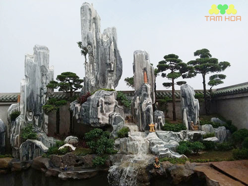 Hòn non bộ đơn giản sử dụng đá kẹp kem