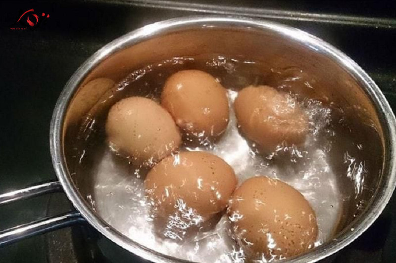 nước luộc trứng dùng để tưới rau