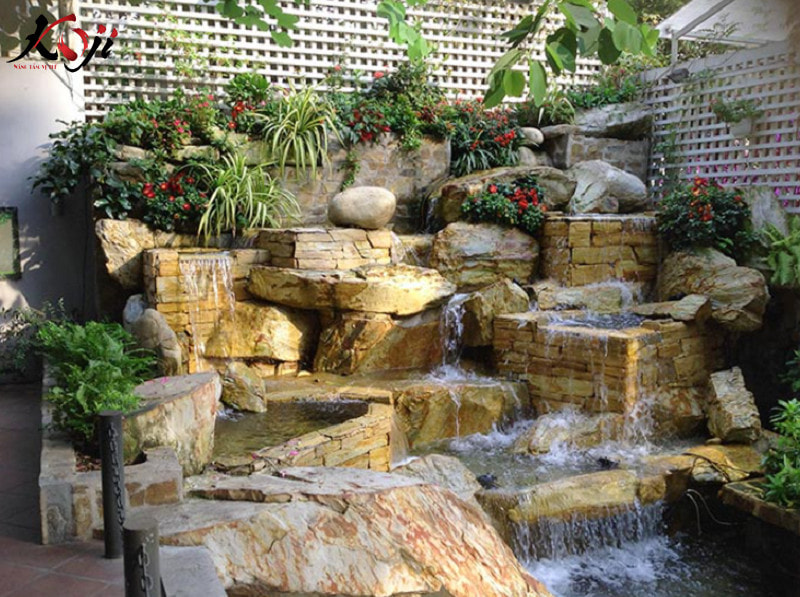 Các món đồ trang trí hồ cá ngoài trời được ưa chuộng nhất hiện nay