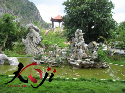 Mẫu hòn non bộ kết hợp với hồ cá