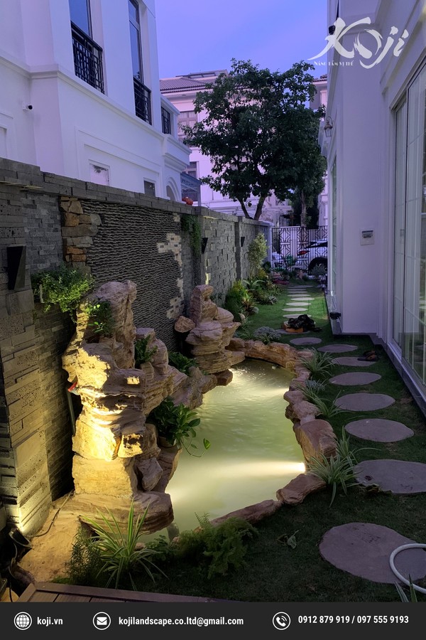 Đèn chiếu trang trí hồ cá