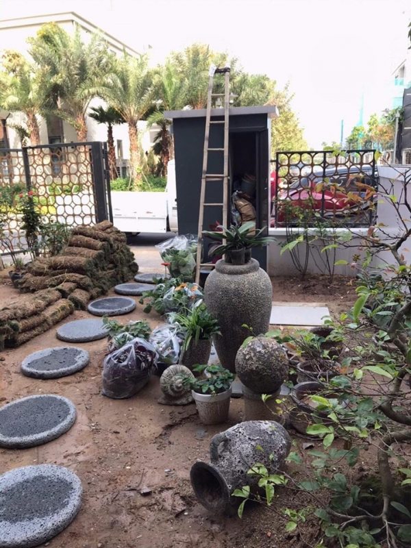 Đá bước dạo có hình tròn trong quá trình thi công