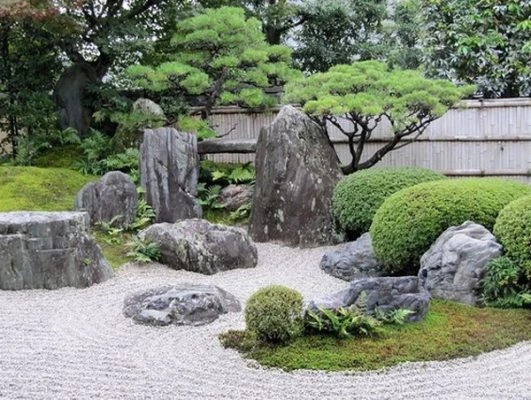 Sân vườn Nhật trang trí đá cảnh