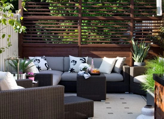 Mẫu sân vườn sân thượng có trang trí sofa