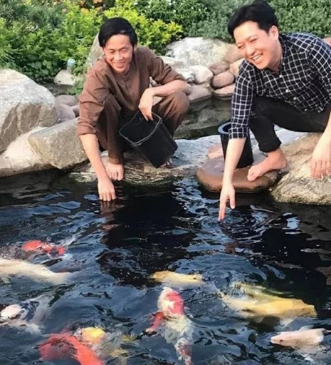 Hồ cá koi khủng tại nhà thờ Tổ của Nghệ sĩ Hoài Linh